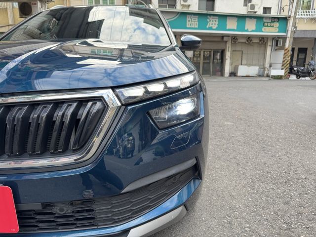 ★1.5渦輪豪華菁英版~僅跑4萬多低里程，認證車原鈑件，IKEY.LV2.盲點.雙電熱椅.電動尾門.LED，可全額貸款★  第20張相片