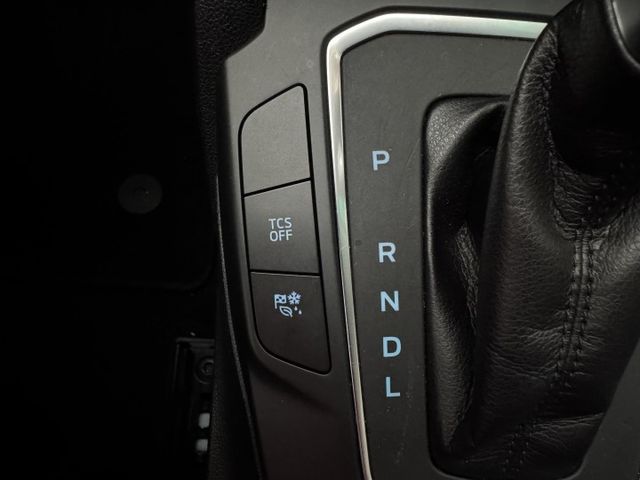 ★挑戰全台最低價~年底車12月出廠，最美白色系，認證車原鈑件，盲點.定速.CARPLAY導航.倒車顯影.防滑，可全額貸★  第12張相片