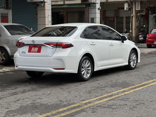 ★稀有尊爵版+10萬精裝特仕~僅跑2萬，環景影像.導航.LED.IKEY.盲點.CARPLAY，認證車原鈑，原廠保固中★  第2張相片