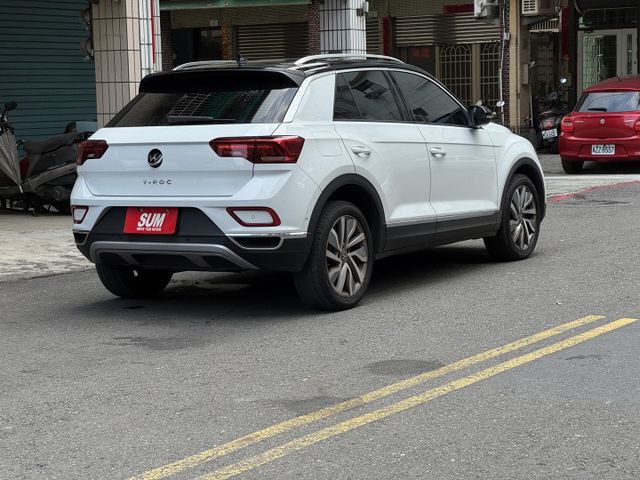 ★超美低里程1.5渦輪高規SD版+選配雙色套件/電子後視鏡~僅跑2萬，IKEY.盲點.LV2.電尾.記憶電動椅，原鈑件★  第2張相片