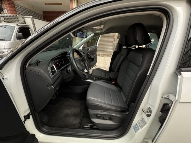 ★超美低里程1.5渦輪高規SD版+選配雙色套件/電子後視鏡~僅跑2萬，IKEY.盲點.LV2.電尾.記憶電動椅，原鈑件★  第3張相片