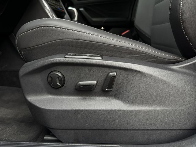 ★超美低里程1.5渦輪高規SD版+選配雙色套件/電子後視鏡~僅跑2萬，IKEY.盲點.LV2.電尾.記憶電動椅，原鈑件★  第5張相片