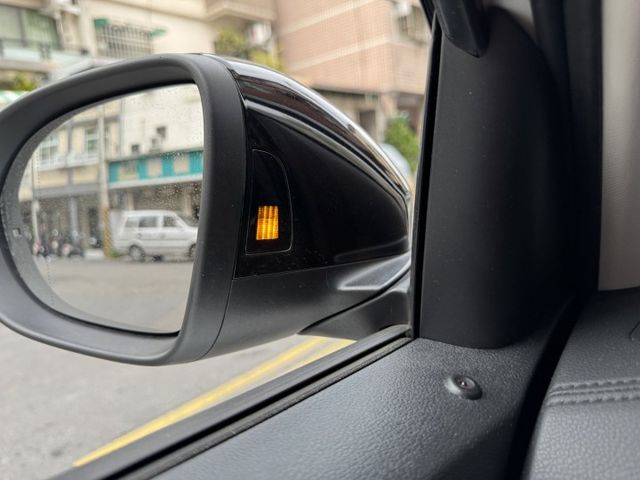 ★超美低里程1.5渦輪高規SD版+選配雙色套件/電子後視鏡~僅跑2萬，IKEY.盲點.LV2.電尾.記憶電動椅，原鈑件★  第10張相片