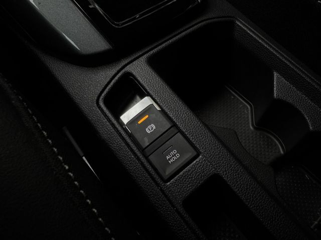 ★超美低里程1.5渦輪高規SD版+選配雙色套件/電子後視鏡~僅跑2萬，IKEY.盲點.LV2.電尾.記憶電動椅，原鈑件★  第13張相片