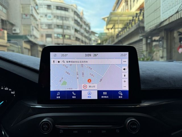 ★LOMMEL賽道版~認證車原鈑件，原廠大包.德制18吋鋁圈.智能LED頭燈.LV2.B&O音響.電動椅.盲點，可全貸★  第17張相片