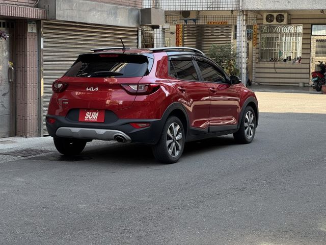 ★1.0渦輪油電高規驚艷版~挑戰全台最低價，IKEY.雙色套件.LV2.盲點.CARPLAY，認證車原鈑件，原廠保固中★  第2張相片