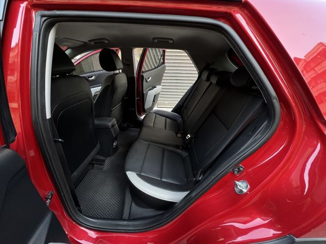 ★1.0渦輪油電高規驚艷版~挑戰全台最低價，IKEY.雙色套件.LV2.盲點.CARPLAY，認證車原鈑件，原廠保固中★  第4張相片