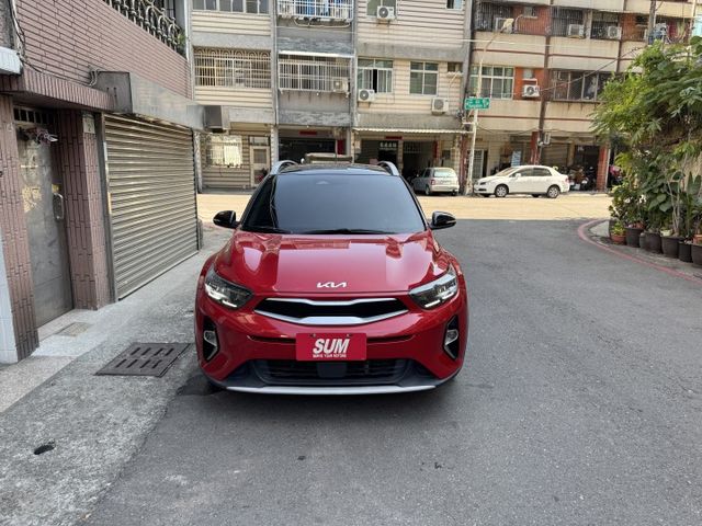 ★1.0渦輪油電高規驚艷版~挑戰全台最低價，IKEY.雙色套件.LV2.盲點.CARPLAY，認證車原鈑件，原廠保固中★  第7張相片