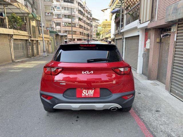 ★1.0渦輪油電高規驚艷版~挑戰全台最低價，IKEY.雙色套件.LV2.盲點.CARPLAY，認證車原鈑件，原廠保固中★  第8張相片