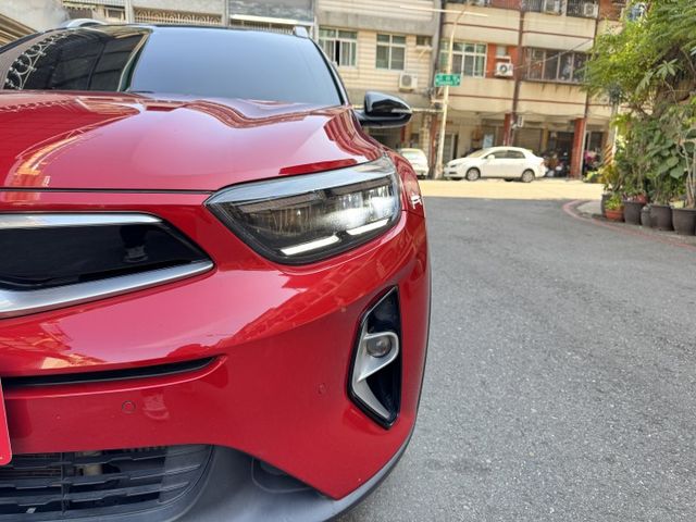 ★1.0渦輪油電高規驚艷版~挑戰全台最低價，IKEY.雙色套件.LV2.盲點.CARPLAY，認證車原鈑件，原廠保固中★  第9張相片