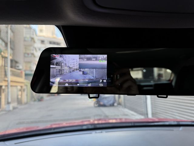 ★1.0渦輪油電高規驚艷版~挑戰全台最低價，IKEY.雙色套件.LV2.盲點.CARPLAY，認證車原鈑件，原廠保固中★  第11張相片