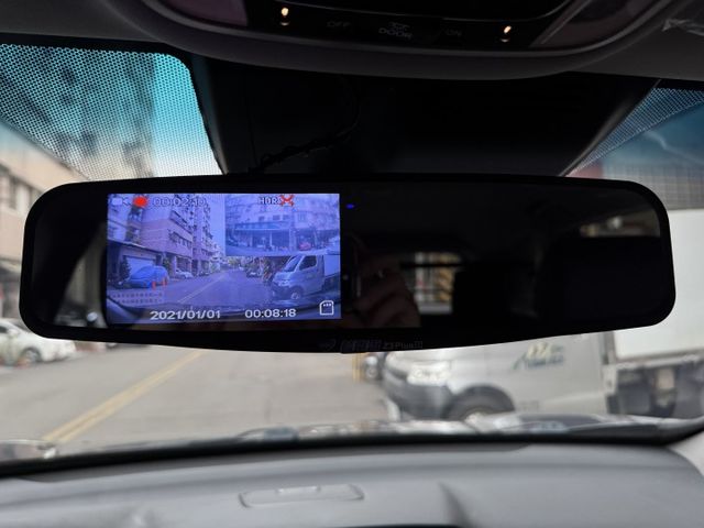 ★小改款5.5代配備再升級~認證車原鈑件，IKEY.電尾門.LV2.導航.倒車顯影.CARPLAY.LED，可全額貸款★  第6張相片