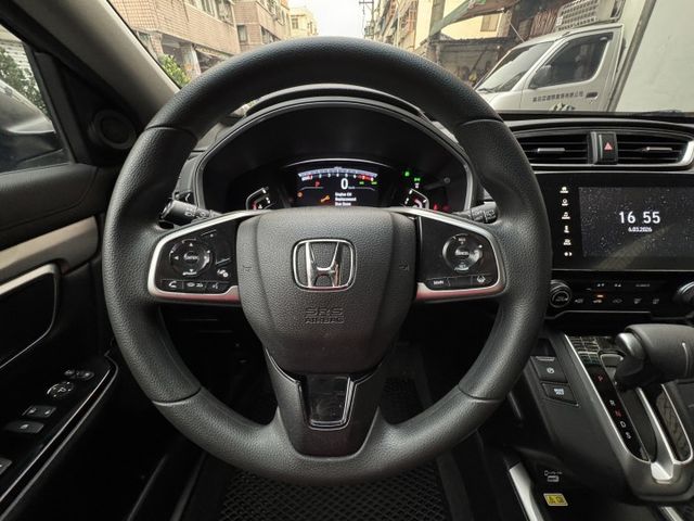 ★小改款5.5代配備再升級~認證車原鈑件，IKEY.電尾門.LV2.導航.倒車顯影.CARPLAY.LED，可全額貸款★  第7張相片