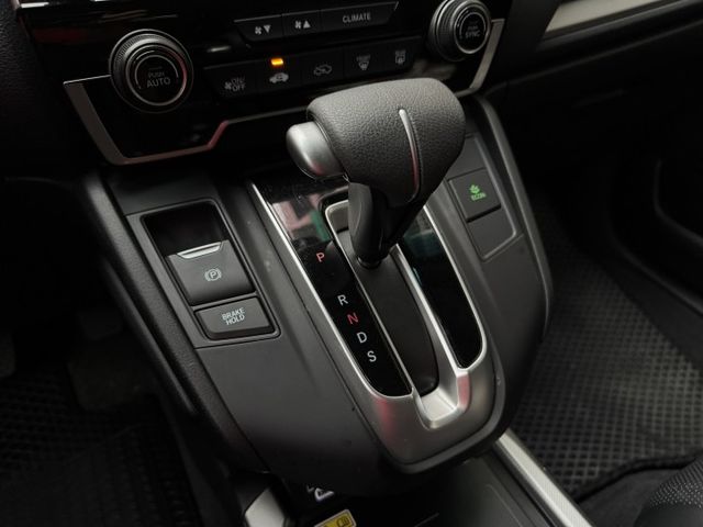 ★小改款5.5代配備再升級~認證車原鈑件，IKEY.電尾門.LV2.導航.倒車顯影.CARPLAY.LED，可全額貸款★  第10張相片