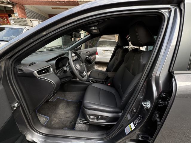 ★全新小改款稀有油電旗艦版~IKEY.LV2.環景.電尾門.盲點.LED.導航.CARPLAY，認證車原鈑件，原廠保固★  第3張相片