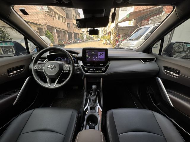 ★全新小改款稀有油電旗艦版~IKEY.LV2.環景.電尾門.盲點.LED.導航.CARPLAY，認證車原鈑件，原廠保固★  第5張相片