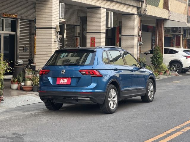 ★1.4渦輪高規CL版+升級盲點/電子後視鏡/HUD~僅跑5萬多，IKEY.電尾門.LED.CARPLAY，認證車原鈑★  第2張相片