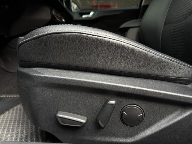 ★ACTIVE任性版+升級環景影像/6年原廠保固，全原廠保養紀錄，認證車原鈑件，IKEY.LV2.B&O音響.電動椅★  第8張相片