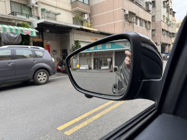 ★ACTIVE任性版+升級環景影像/6年原廠保固，全原廠保養紀錄，認證車原鈑件，IKEY.LV2.B&O音響.電動椅★  第20張相片