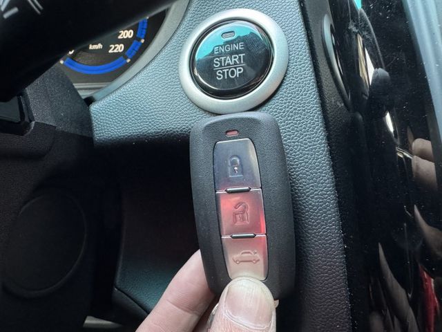 ★最頂輕鬆版+升級精裝影音/電子後視鏡~僅跑1.7萬，IKEY.電動尾門.導航.防滑.倒車顯影.CARPLAY，原鈑件★  第9張相片