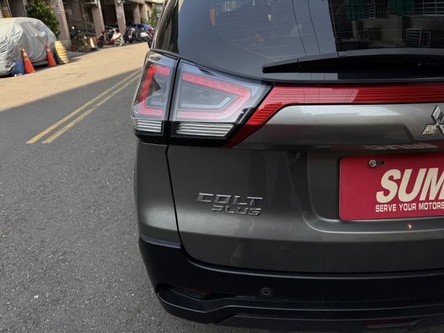 ★最頂輕鬆版+升級精裝影音/電子後視鏡~僅跑1.7萬，IKEY.電動尾門.導航.防滑.倒車顯影.CARPLAY，原鈑件★  第12張相片