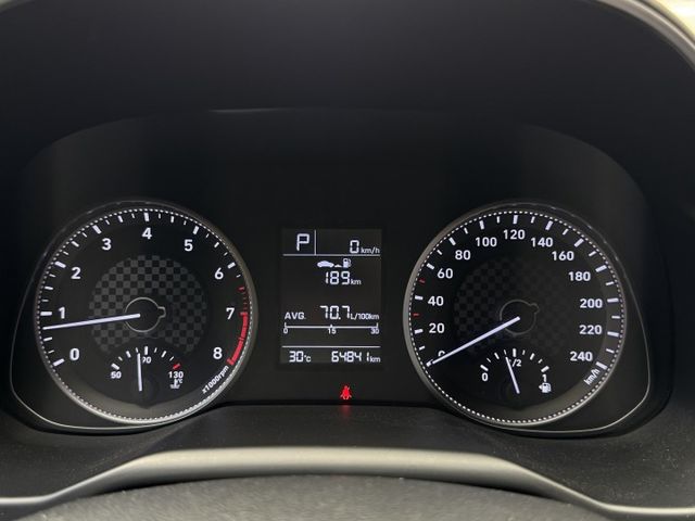 ★末代ELANTRA超低里程+升級影音全配~定速.防滑系統.6氣囊.導航.倒車顯影.CARPLAY，認證車原鈑件可全貸★  第8張相片