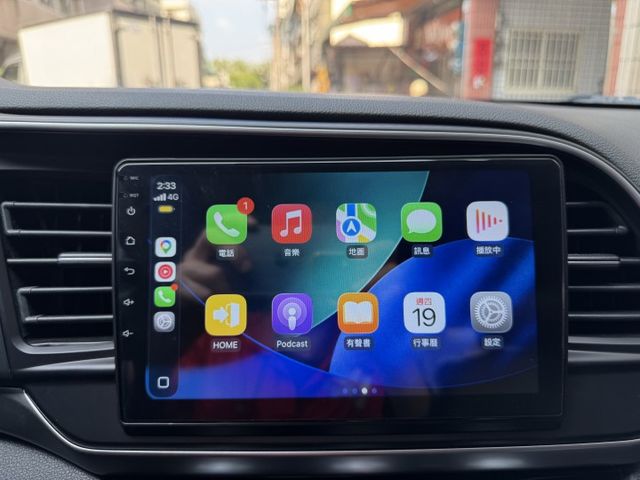 ★末代ELANTRA超低里程+升級影音全配~定速.防滑系統.6氣囊.導航.倒車顯影.CARPLAY，認證車原鈑件可全貸★  第14張相片