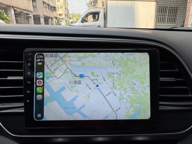 ★末代ELANTRA超低里程+升級影音全配~定速.防滑系統.6氣囊.導航.倒車顯影.CARPLAY，認證車原鈑件可全貸★  第15張相片