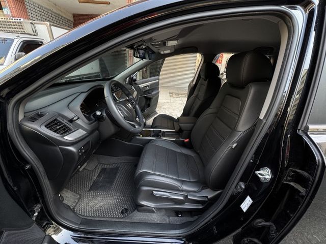 ★特價全新小改款5.5代VTIS~僅跑5萬低里程，IKEY.電尾門.LV2.導航.LED.CARPLAY，認證車原鈑件★  第3張相片