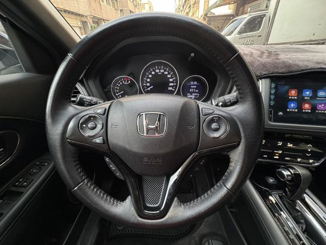 ★市場稀有原廠RS版~原廠空力套件外型更好看，IKEY.定速.導航.倒車顯影.防滑.8氣囊.主動駐停，認證車可全額貸★  第6張相片