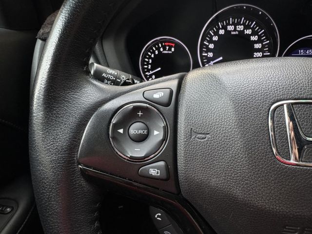 ★市場稀有原廠RS版~原廠空力套件外型更好看，IKEY.定速.導航.倒車顯影.防滑.8氣囊.主動駐停，認證車可全額貸★  第7張相片