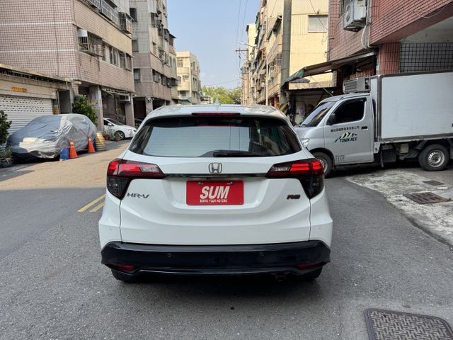 ★市場稀有原廠RS版~原廠空力套件外型更好看，IKEY.定速.導航.倒車顯影.防滑.8氣囊.主動駐停，認證車可全額貸★  第10張相片