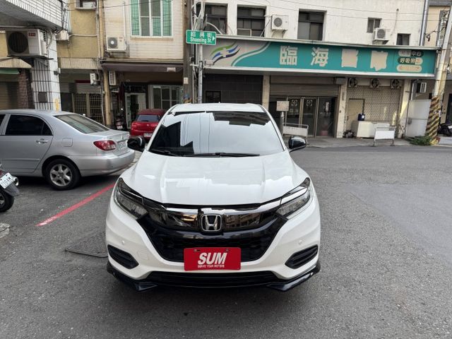 ★市場稀有原廠RS版~原廠空力套件外型更好看，IKEY.定速.導航.倒車顯影.防滑.8氣囊.主動駐停，認證車可全額貸★  第12張相片