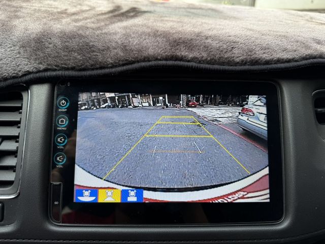 ★市場稀有原廠RS版~原廠空力套件外型更好看，IKEY.定速.導航.倒車顯影.防滑.8氣囊.主動駐停，認證車可全額貸★  第15張相片