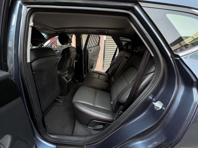 ★小改款稀有旗艦版~環景影像.全景天窗.電尾門.IKEY.電動椅.導航.盲點.CARPLAY，認證車原鈑件，可全額貸款★  第4張相片