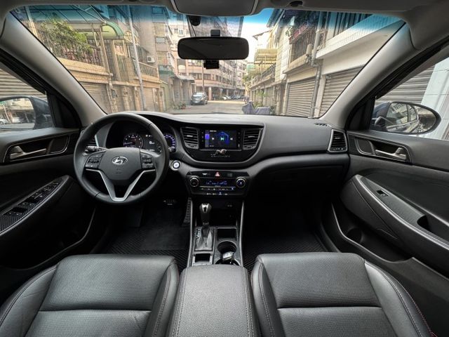 ★小改款稀有旗艦版~環景影像.全景天窗.電尾門.IKEY.電動椅.導航.盲點.CARPLAY，認證車原鈑件，可全額貸款★  第5張相片