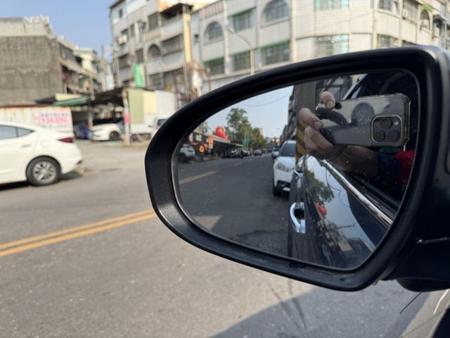 ★小改款稀有旗艦版~環景影像.全景天窗.電尾門.IKEY.電動椅.導航.盲點.CARPLAY，認證車原鈑件，可全額貸款★  第19張相片