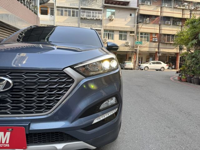 ★小改款稀有旗艦版~環景影像.全景天窗.電尾門.IKEY.電動椅.導航.盲點.CARPLAY，認證車原鈑件，可全額貸款★  第20張相片