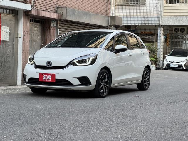 ★油電旗艦版~認證車原鈑件，IKEY.盲點.LV2.CARPLAY.LED頭燈，市區平均一公升可跑39公里超級省油★  第1張相片