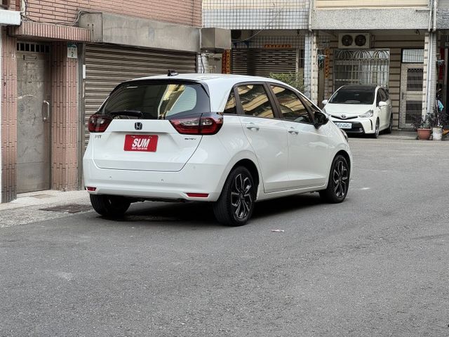 ★油電旗艦版~認證車原鈑件，IKEY.盲點.LV2.CARPLAY.LED頭燈，市區平均一公升可跑39公里超級省油★  第2張相片