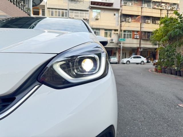 ★油電旗艦版~認證車原鈑件，IKEY.盲點.LV2.CARPLAY.LED頭燈，市區平均一公升可跑39公里超級省油★  第18張相片