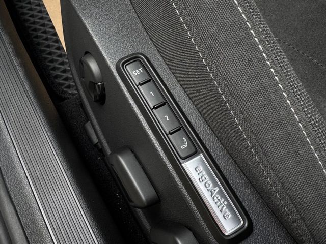 ★年底車23年式1.5渦輪STYLE版~原廠保養紀錄，認證車原鈑，IKEY.LV2.自動停車.記憶電動椅.盲點.LED★  第9張相片