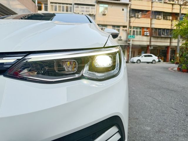 ★年底車23年式1.5渦輪STYLE版~原廠保養紀錄，認證車原鈑，IKEY.LV2.自動停車.記憶電動椅.盲點.LED★  第19張相片