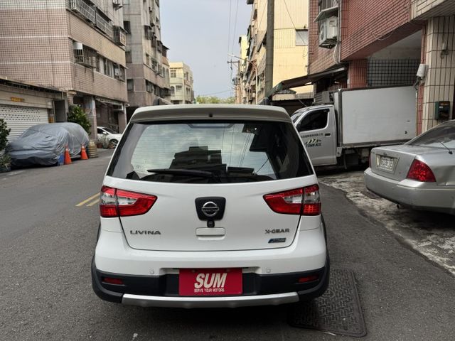 ★精裝影音版~認證車原鈑件，衛星導航.數位電視.倒車顯影.胎壓偵測.前雷達，最美白色系，可全額貸款★  第14張相片