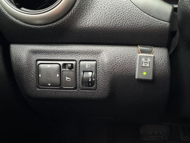 ★精裝影音版~認證車原鈑件，衛星導航.數位電視.倒車顯影.胎壓偵測.前雷達，最美白色系，可全額貸款★  第15張相片