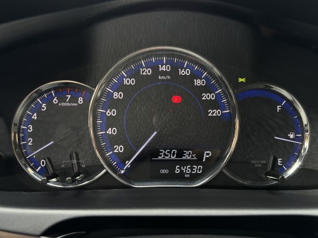 ★精裝影音版~僅跑6萬多，衛星導航.防滑系統.電子後視鏡.網路電視.日型燈，認證車原鈑件，可全額貸款★  第7張相片