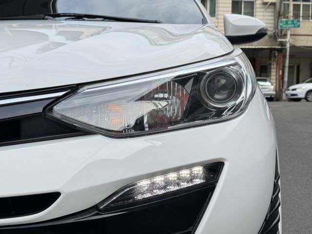 ★精裝影音版~僅跑6萬多，衛星導航.防滑系統.電子後視鏡.網路電視.日型燈，認證車原鈑件，可全額貸款★  第16張相片