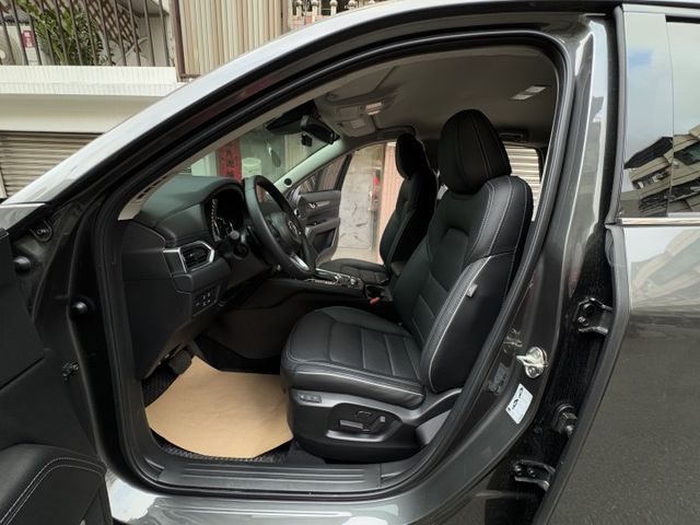 ★最高規Select Plus版~僅跑1萬，認證車原鈑件，雙電動/通風椅.環景影像.LV2.BOSE音響.盲點.電尾門★  第3張相片