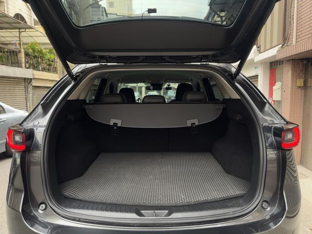 ★最高規Select Plus版~僅跑1萬，認證車原鈑件，雙電動/通風椅.環景影像.LV2.BOSE音響.盲點.電尾門★  第7張相片