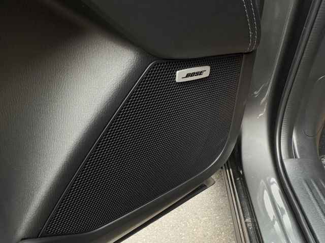 ★最高規Select Plus版~僅跑1萬，認證車原鈑件，雙電動/通風椅.環景影像.LV2.BOSE音響.盲點.電尾門★  第12張相片